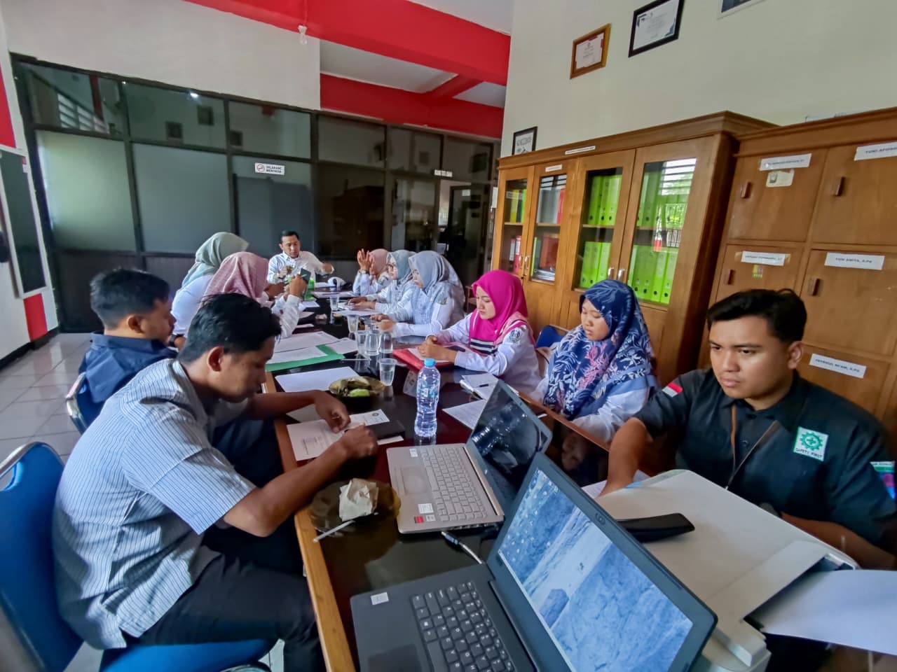 Pelatihan bersama guru